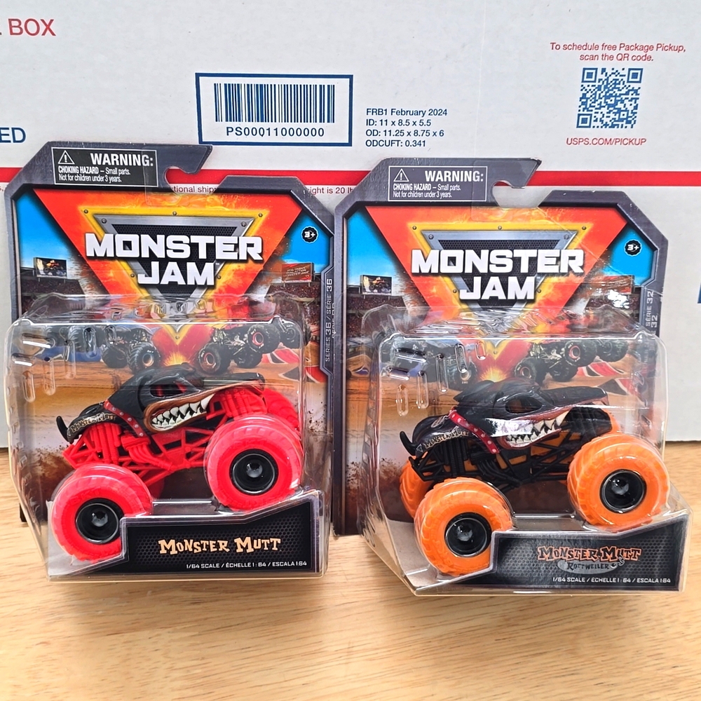 Monster Jam Monster Mutt Truck Duo